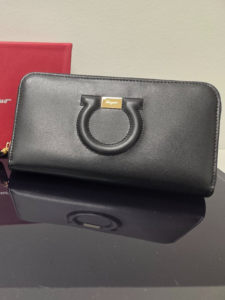 Salvatore Ferragamo Zip Around Wallet New Black Calf Leather